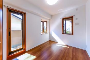 洋室（出窓）（約5.0帖）