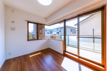 洋室（リビング隣接）（約5.0帖）