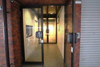 マンションエントランス