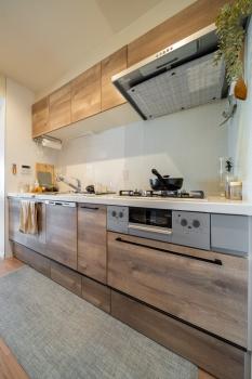 食器洗浄乾燥機付きのシステムキッチン