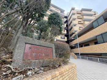 外部とプライベート空間を明確に隔てるエントランス