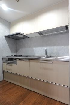 家事の負担が軽減できる食器洗い乾燥機付きのシステムキッチン