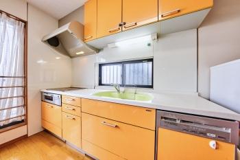 食器洗い洗浄機のあるキッチン