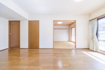 自然光がたっぷり差し込む、心地よいリビング