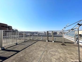 ４０.８３平米のルーフバルコニー付きです。