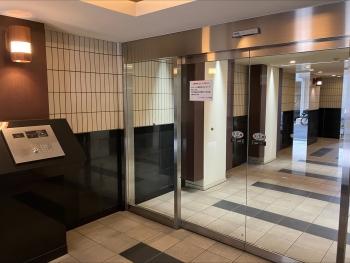 風除室（TVモニター付きオートロックシステム）