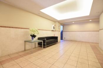 広々としたエントランスホール