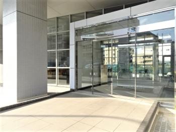 エントランス前