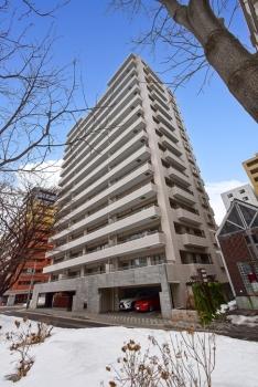 ２００５年築、総戸数８１戸１５階建