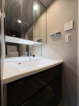 三面鏡洗面化粧台