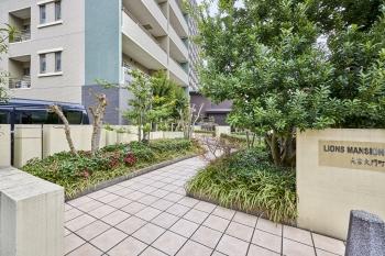 緑溢れるエントランス