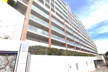 総戸数285戸の南東向き建物外観