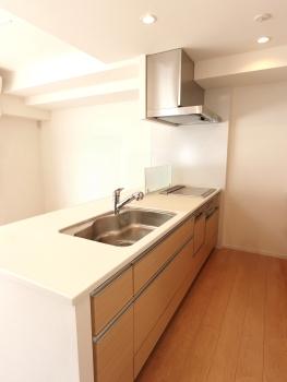 キッチン写真　CGで加工したリフォームイメージになります。