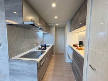 収納も豊富なキッチン