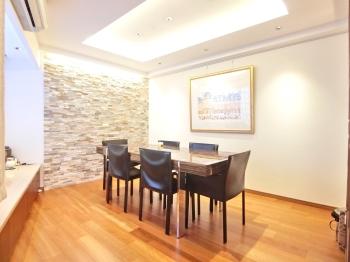 約8.9帖ダイニング