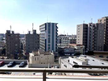 バルコニーからの眺望　眺望は永続的に保証するものではございません。