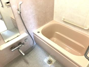 浴室換気乾燥機付きの浴室