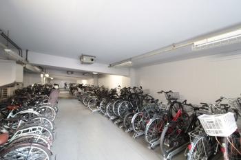 敷地内駐輪場（有料/空き状況はお問い合わせください）