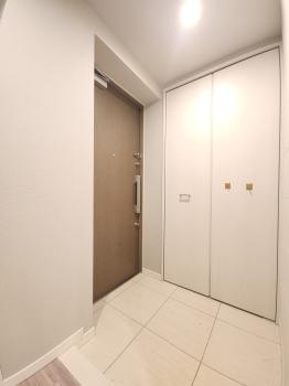 玄関（家具・什器等は販売価格に含まれません）