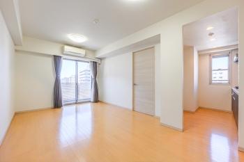 リビングダイニング　約9.9帖　（CGで作成したリフォームイメージです）