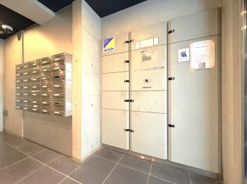 不在時に便利な宅配ボックスございます