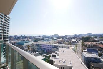 南東側バルコニーから東方向の眺望（眺望等は永続的に保証されるものではありません）