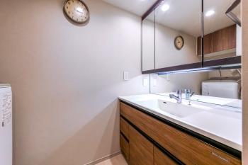 三面鏡付き洗面化粧台