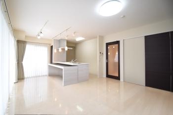 リビング・ダイニング　（ＣＧで作成したリフォームイメージです）