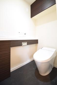 タンクレストイレ