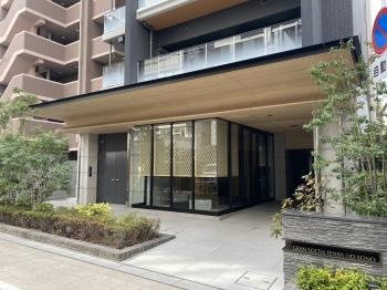 エントランスへのアプローチです。