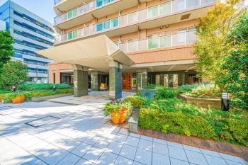 エントランス前