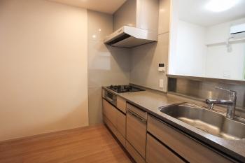 キッチン部分（CGで作成したリフォームイメージです）