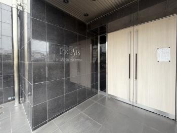 エントランス前