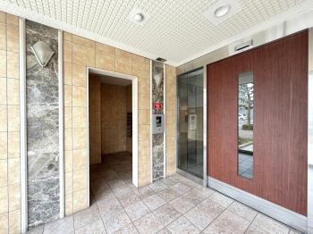 TVモニター付インターホンのオートロックです。