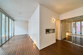 カメラ付きインターホン　風除室