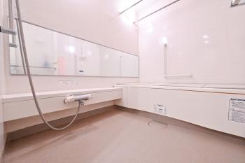 2000ｍｍ×1600ｍｍサイズの浴室