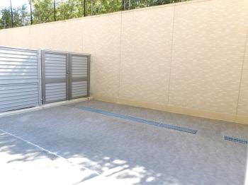 南西側テラスとバルコニー