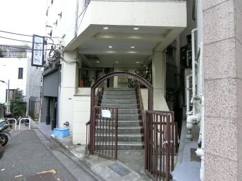 エントランス前