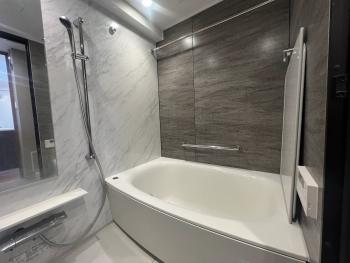 1317サイズの浴室には浴室換気乾燥暖房機付きです。