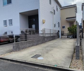 駐車スペース、建物外観