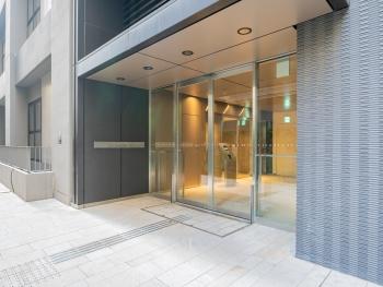 エントランスから春日駅と後楽園駅まで徒歩1分