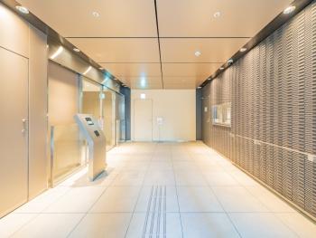 来訪者の確認ができるTVモニター付きオートロック