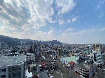 西側バルコニーからの眺望（眺望は永続的に保証されるものではありません）