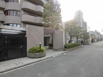 北側にあるエントランス