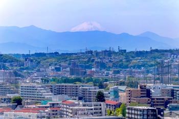 バルコニーより富士山を望めます。（眺望は永続的に保証するものではありません。）