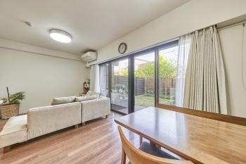 南東向きの明るいリビングダイニングにはTES温水式床暖房がございます。