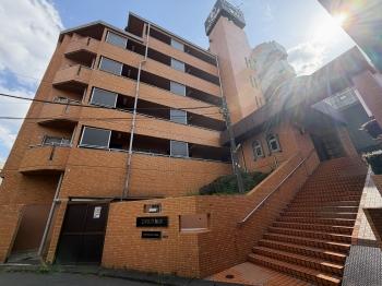 ５階建て