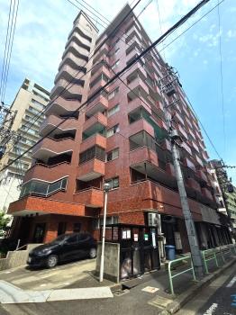 現地南西方向から撮影した建物外観