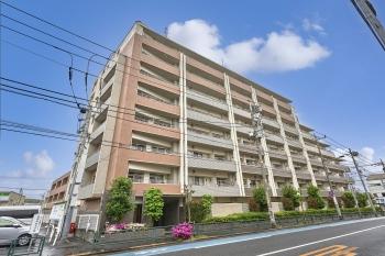 南西側から撮影　野村不動産旧分譲、2004年2月完成、総戸数86戸