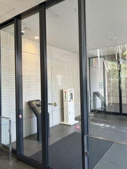 風除室　ダブルオートロックによって、不審者の侵入対策を強化